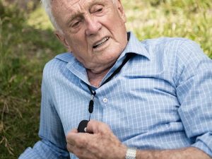 emergency seniors pendant alarm gps fall detection elderly